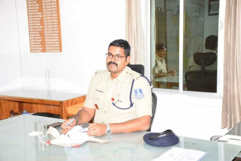 नए कप्तान ने संभाली जिले की कमान