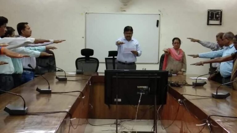 आतंकवाद व हिंसा विरोधी शपथ ली गई