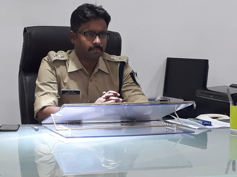 नवागत पुलिस कप्तान कुमार प्रतीक ने किया पदभार ग्रहण