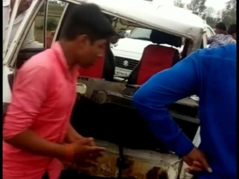 VIDEO : स्कूली वाहन हुआ दुर्घटनाग्रस्त