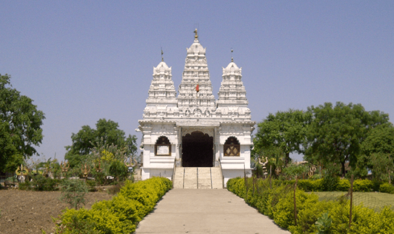 दिघौरी में स्थापित है एशिया का सबसे बड़ा स्फटिक शिवलिंग
