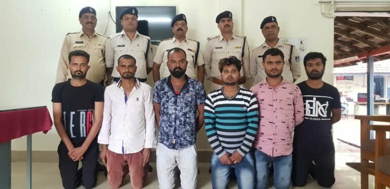 गिरते पानी में चल रहे बड़े जुआ फड़ पर कोतवाली पुलिस का छापा : आधा दर्जन गिरफ्तार