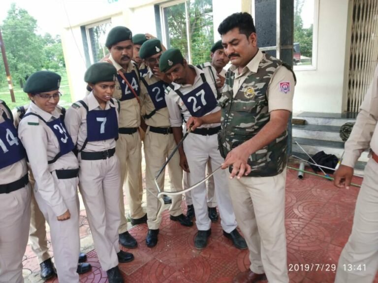 वन कर्मचारियों को वन्यप्राणी सुरक्षा एवं रेस्क्यू का मिला प्रशिक्षण
