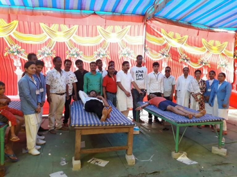 देवी माँ के भक्तों ने किया रक्तदान