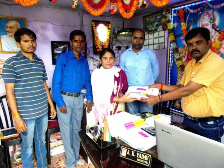 जय अम्बे सिक्यूर्टी ने बांटा बोनस
