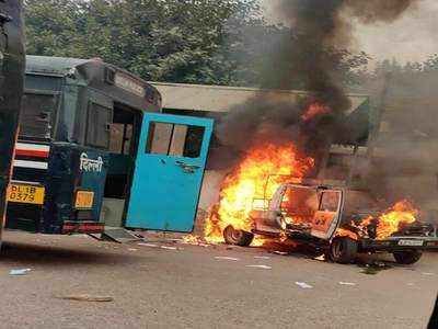 delhi 30 hazari police wakeel