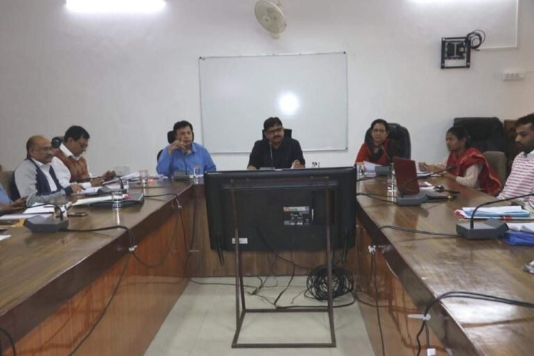 सिवनी में अतिक्रमण हटाने के उपरांत सड़कों के चौड़ीकरण एवं अन्य उपयोग के लिए प्रस्ताव तैयार करने के निर्देश