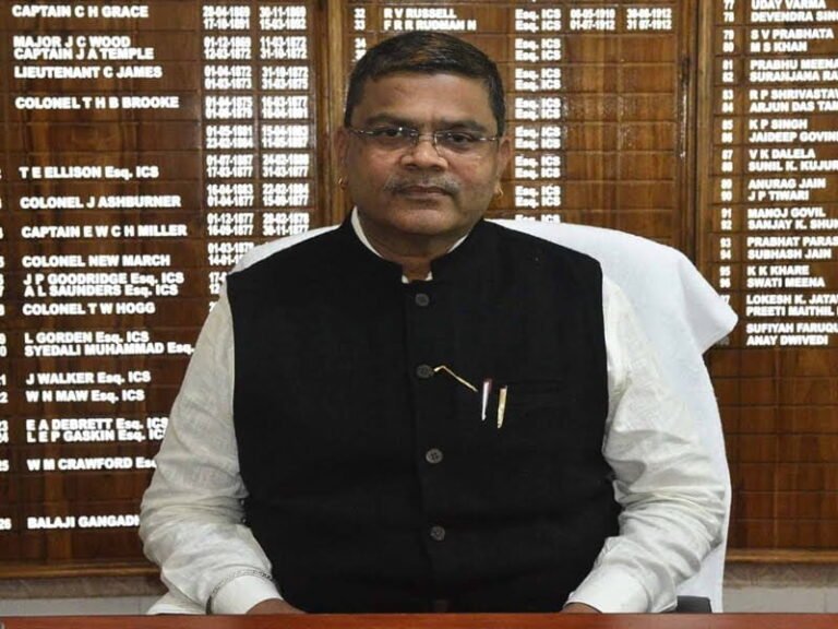 मंडला कलेक्टर बोले #CAA के खिलाफ, राज्यपाल से की गई शिकायत