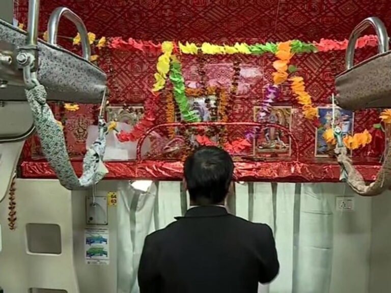 Kashi Mahakaal Express :भगवान शिव की सीट उनके आशीर्वाद के लिए रखी गई थी -IRCTC