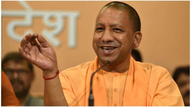 योगी सरकार का बड़ा फैसला: अब राशन दुकान में मिलेगा दूध, ब्रेड, मसाले, सौंदर्य प्रसाधन सामग्री, छाते और टॉर्च जैसी 35 जनउपयोगी वस्तुएं