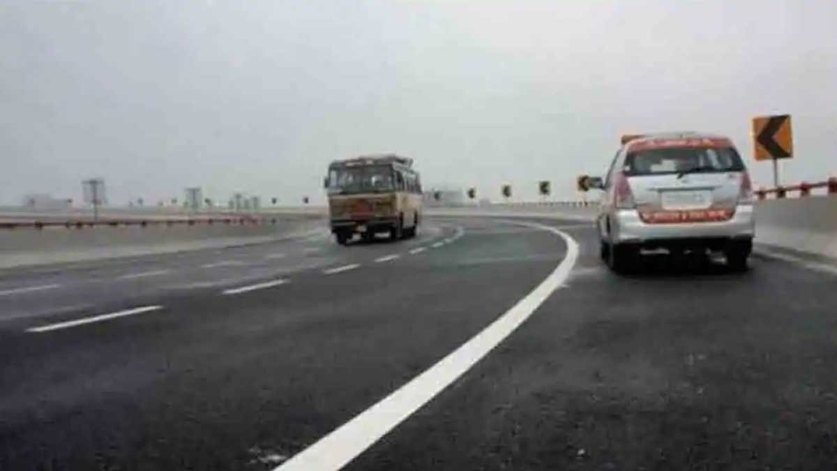 Agra-Lucknow Expressway Bus Accident