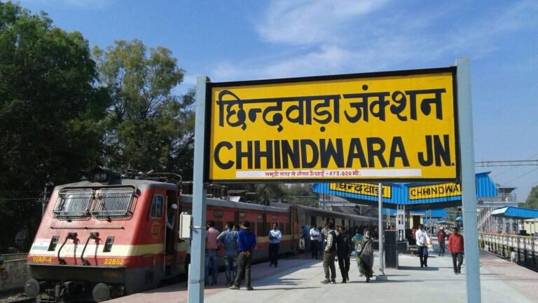 छिंदवाडा: वर्षा ऋतु में मार्ग में होने वाले पॉट होल्स के रिपेयर के लिये विशेष मरम्मत अभियान जारी