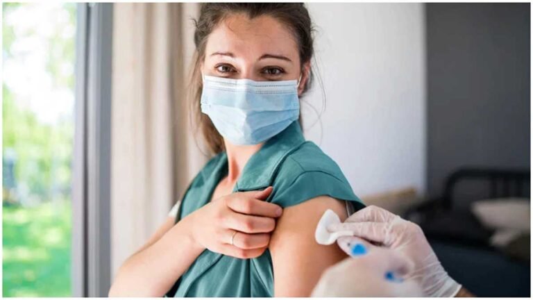 Vaccine After Covid 19: क्या आपको कोरोना वायरस से ठीक होने के बाद 3 महीने तक इंतजार करने की जरूरत है?