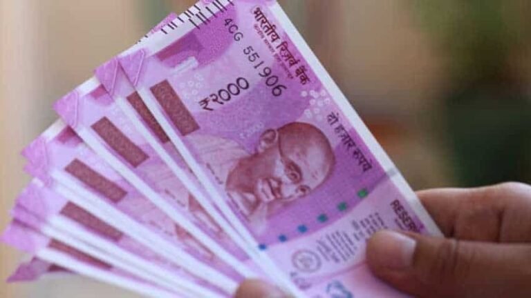 पीएफ से नहीं निकल रहा पैसा तो डायल करें ये व्हाटसप नंबर, मिनटों में होगी शिकायत दर्ज