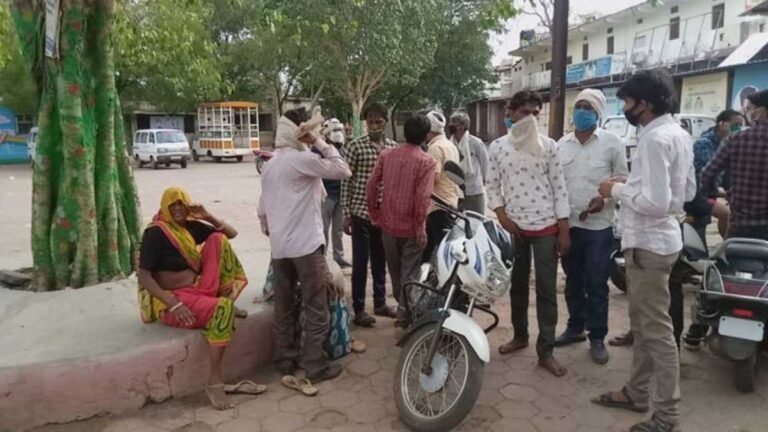 महिला की करंट से मौत, बचाने गए पति और पुत्र भी झुलसे
