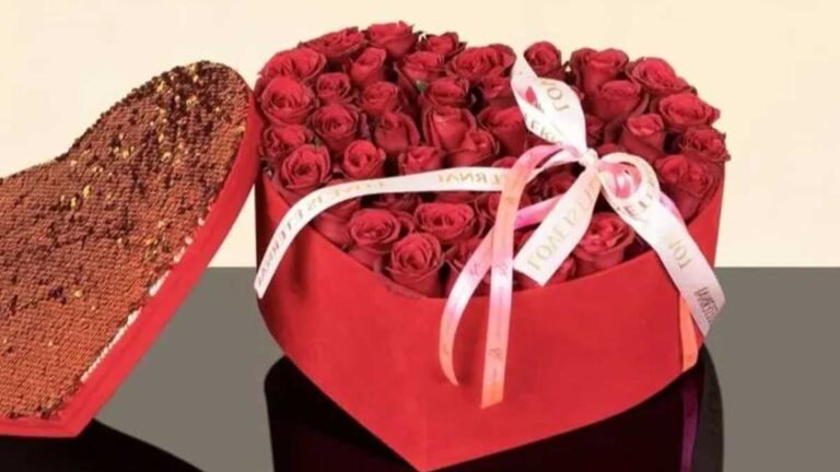 Happy Rose Day: सफेद, लाल से पीले तक, जानिए गुलाब के अलग-अलग रंगों का महत्व