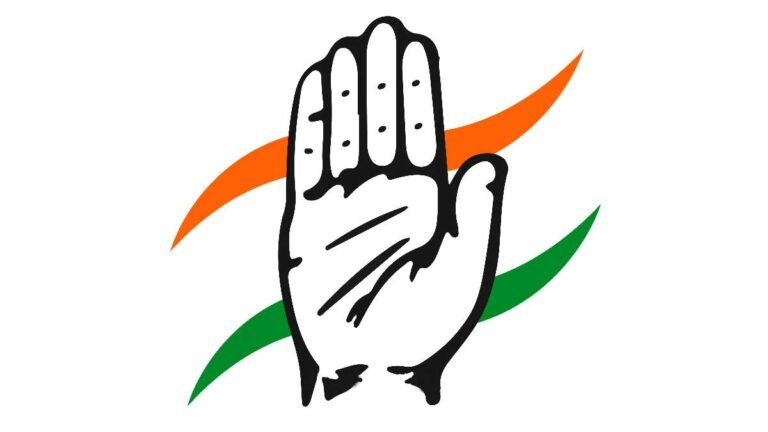 चुनाव से पहले हिमाचल में कांग्रेस को तगड़ा झटका: 26 नेताओं ने कांग्रेस का हाथ छोड़ थामा भाजपा का दामन