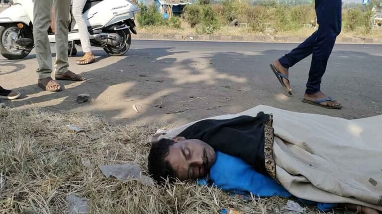 सिवनी: गणेशगंज में सड़क किनारे मिला युवक का शव, क्षेत्र में सनसनी