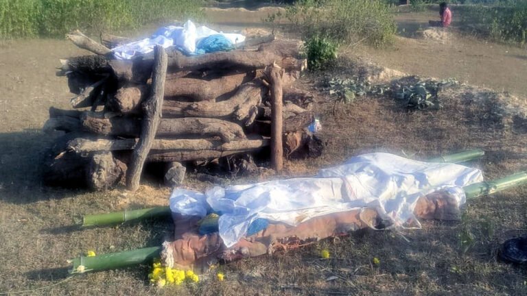 एमपी: चिता से शव उठाकर ले गयी पुलिस, हुआ पोस्टमार्टम; छोटे भाई ने जताई थी हत्या की आशंका