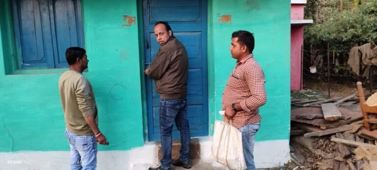 सिवनी: 8 वर्षों से महिला ने सामुदायिक भवन में किया था कब्जा, नपा के राजस्व अमले ने किया सील