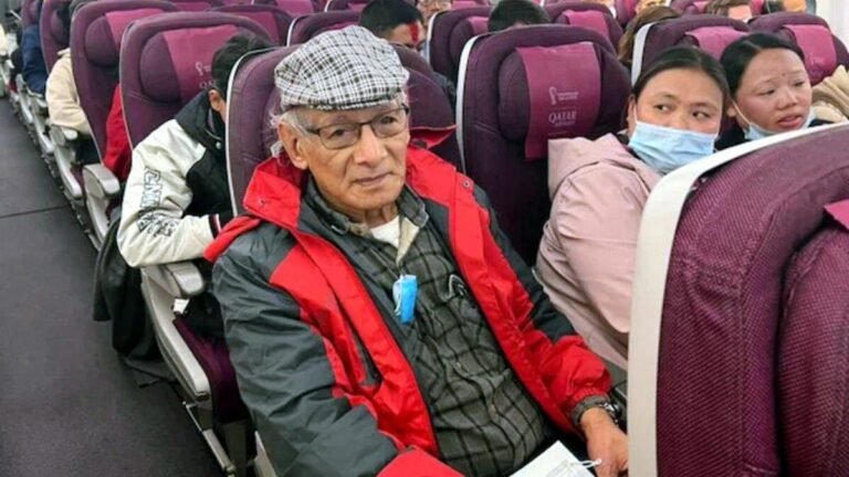 साइड सीट पर सीरियल बिकिनी किलर शोभराज चार्ल्स को देख प्लेन में बैठी महिला चौंक गई, उनका रिएक्शन हो रहा वायरल