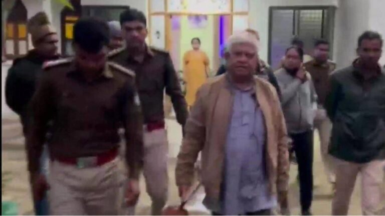 MP के दमोह से ‘नरेंद्र मोदी को मारने के लिए तैयार रहो’ कहने वाले कांग्रेस नेता राजा पटेरिया गिरफ्तार