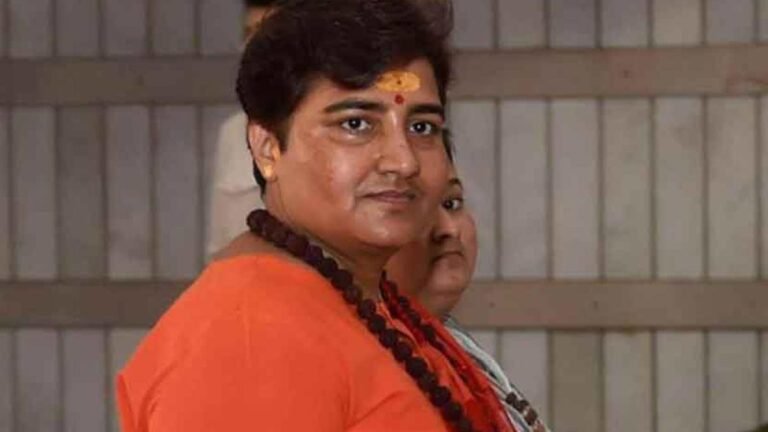 प्रज्ञा सिंह ठाकुर का बयान “हिंदुओं को घर में हथियार या धारदार चाकू रखना चाहिए”