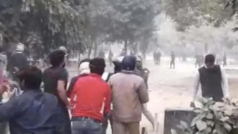 Allahabad University: इलाहाबाद यूनिवर्सिटी में हिंसा, पथराव, बाइक में लगाई आग