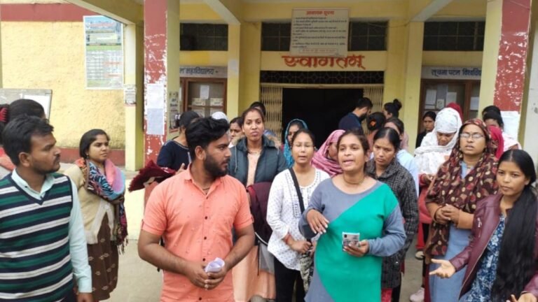 सिवनी: पी.जी. कॉलेज में परीक्षा में बड़ा फर्जीवाड़ा, एक मुन्नाभाई पंहुचा थाने, पेपर हुआ लीक, मचा हंगामा