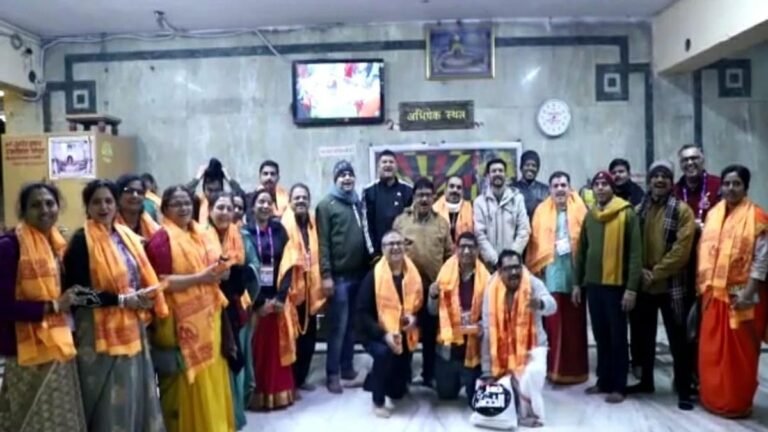 उज्जैन के महाकाल: 11 देशों के प्रवासी भारतीयों ने किया बाबा महाकाल और महाकाल लोक के दर्शन