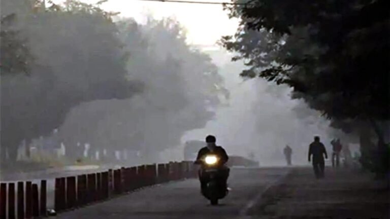 MP Weather: एमपी की राजधानी भोपाल सहित बुंदेलखंड-बघेलखंड में छाया तगड़ा कोहरा, सबसे ठंडे रहे ग्वालियर-चंबल