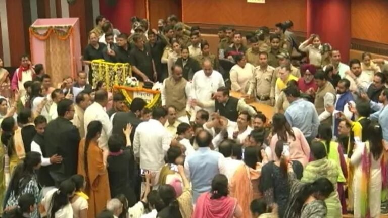 दिल्ली मेयर चुनाव: दिल्ली एमसीडी हाउस में आधी रात हंगामा; भाजपा, आप पार्षद भिड़े