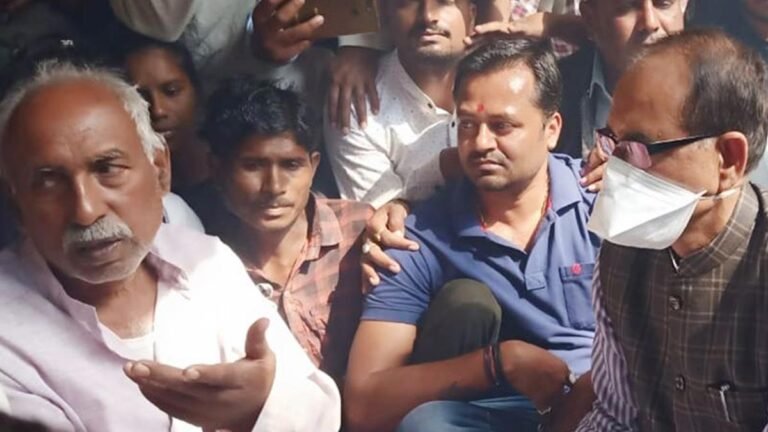 सीधी बस हादसा: ट्रक ने 3 बसों को टक्कर मारी, 14 की मौत, सीएम शिवराज ने मुआवजे का ऐलान किया