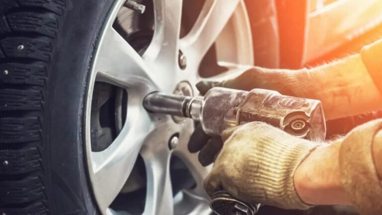 Tyre Colour: एक जमाने में होते थे सफेद टायर, अब टायर सिर्फ काले क्यों होते हैं? जानिए इसके पीछे के हैरान कर देने वाले कारण