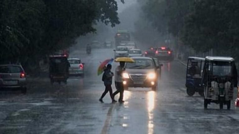 IMD Alert: 10 राज्यों में भारी बारिश-बर्फ का अलर्ट, यहाँ बढ़ेगा तापमान; जानें पूर्वानुमान