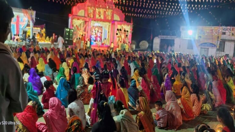 सिवनी: महाआरती मे बरसे चांदी के सिक्के, वितरित हुई 1101 आरती थाल; 1949 से चली आ रही परंपरा