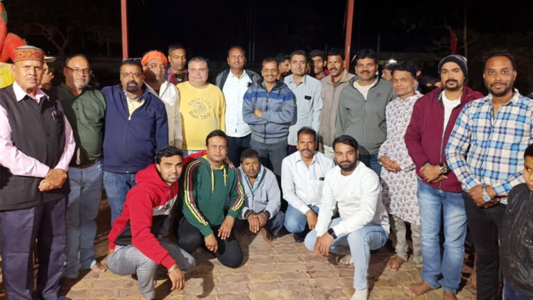 MP के SEONI में रेलवे के अधिकारियों के लिए सद्बुद्धि हेतु हुआ हनुमान चालीसा का पाठ