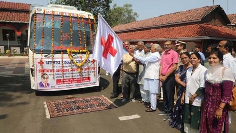 MP NEWS: राज्यपाल मंगुभाई पटेल ने Red Cross के चलित स्वास्थ्य सेवा वाहन का किया शुभारंभ