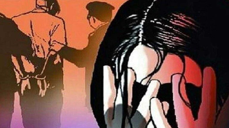 पत्नी से छुटकारा पाने के लिए सज्जाद बना ‘ब्लेडमैन’, वाहन से आते जाते महिला पर…