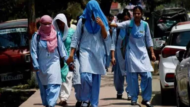 UP School Time Change: भीषण गर्मी के चलते लखनऊ, प्रयागराज समेत अन्य जिलों के स्कूलों के समय में बदलाव
