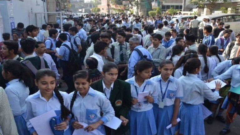 CBSE 10th Result: सीबीएसई 10वीं का रिजल्ट घोषित, लड़कियों ने जमकर बाजी मारी; ऐसे चेक करें ऑनलाइन रिजल्ट