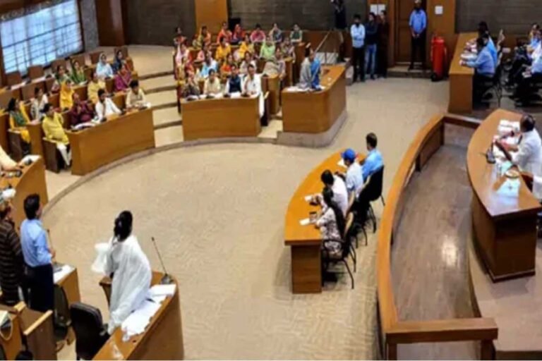 भोपाल: MIC संकल्पों को लेकर नगर निगम परिषद की मीटिंग में हंगामा, दो बार घेरी आसंदी