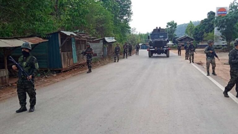Manipur Violence: 54 लोगों की मौत, अब स्थिति नियंत्रण में, इंडिगो द्वारा अतिरिक्त उड़ानों की घोषणा; दो मुठभेड़ों में 5 पर्वतीय उग्रवादी और 2 जवान शहीद
