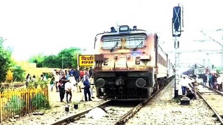 मध्य प्रदेश: मालगाड़ी लड़की को कुचलकर निकली, फिर अधिकारियों के सामने दूसरी ट्रेन भी मृत शरीर को कुचलकर निकली