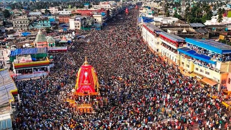 जगन्नाथ रथ यात्रा के दौरान अहमदाबाद में हादसा, तीसरी मंज़िल की बालकनी गिरने से 11 लोग घायल; लोगों को गंभीर चोटें आईं