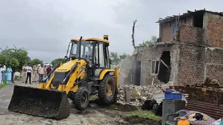 Indore News: इंदौर में 13 साल की आदिवासी छात्रा से सामूहिक दुष्कर्म, तीनों आरोपित गिरफ्तार