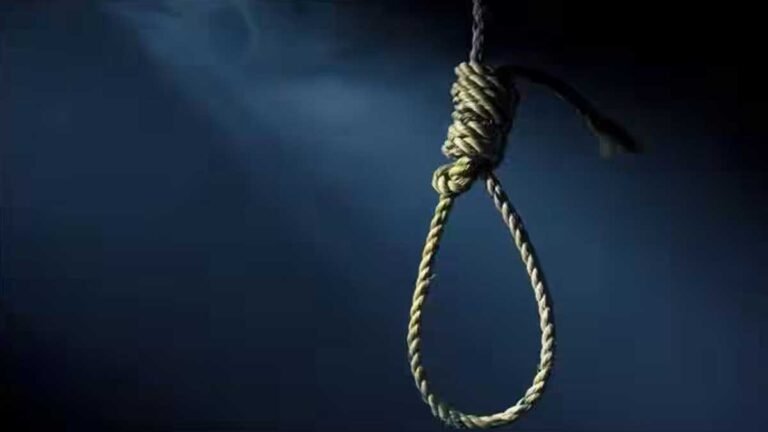 MP के INDORE में एक घर में फंदे से लटका मिला 32 वर्षीय व्यक्ति; परिवार  को लग रहा हुई है हत्या