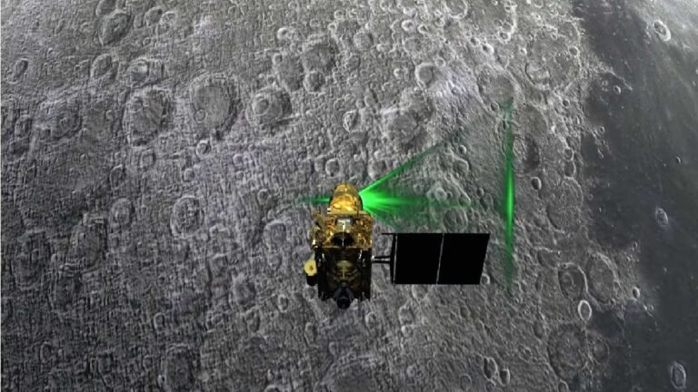 CHANDRAYAAN 3 UPDATE: चांद पर उतरने से पहले चंद्रयान-3 में होगा ‘ये’ बड़ा बदलाव; गाड़ी का वजन 3900 से 2100 किलोग्राम तक आएगा