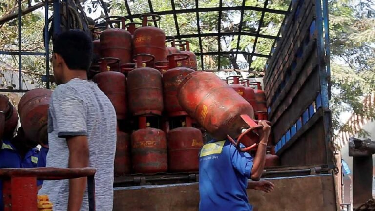 एलपीजी गैस हुई सस्ती; अगस्त के पहले दिन तेल कंपनियों का बड़ा फैसला; नई दरें देखें