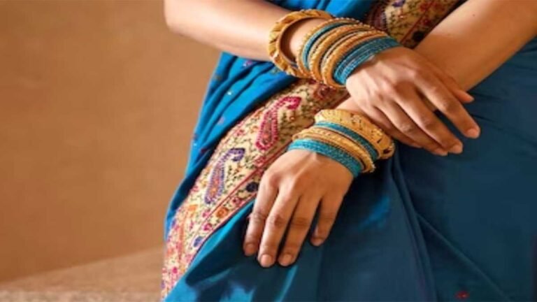 पड़ोसी के घर में पत्नी की साड़ी… ; गुस्साए पति ने गोली मार कर दी हत्या